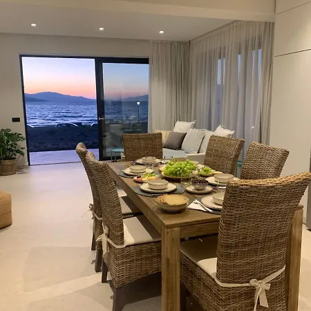Ayia Apartment *